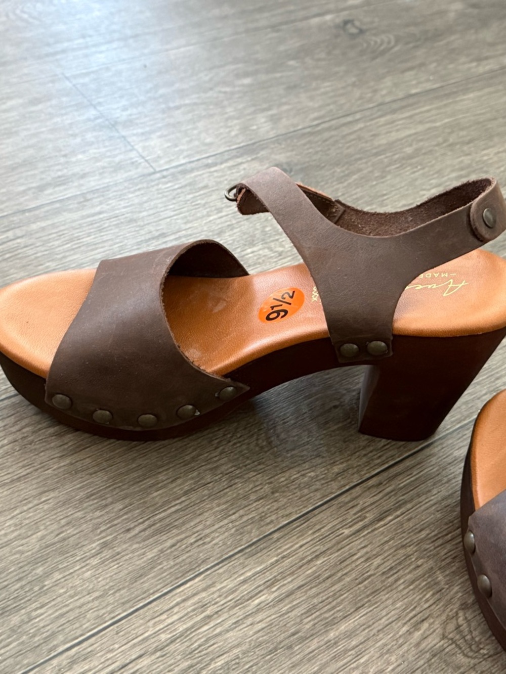 Women’s Brown Leather Platform Sandals - Size 9.5 - Picture 3 of 5